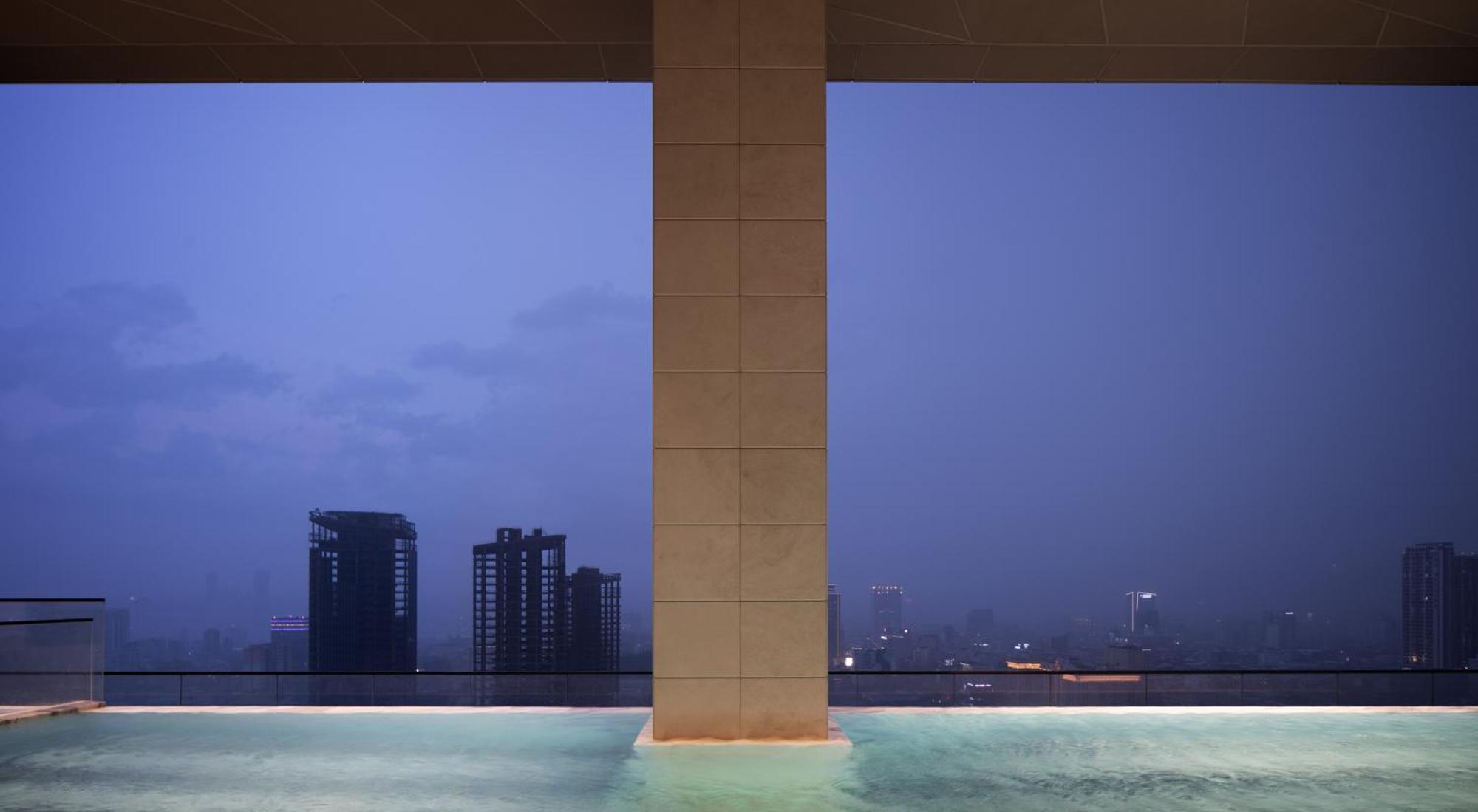Citadines Flatiron Phnom Penh Hotel Exterior foto